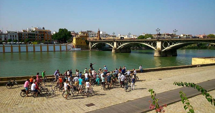 Private group bike tour. Ruta privada en bicicleta electrica Sevilla